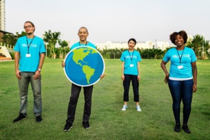 Employees from Nestlé Volunteer To Clean Up Lac Léman