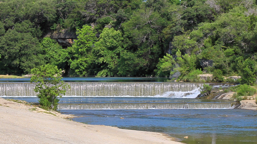 Volunteers from Edison International heal San Gabriel River