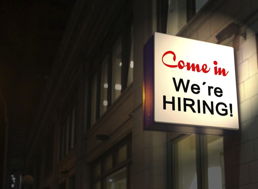 Maximizing Employee Engagement on Social Media for Recruitment, Retention, and Growth Maximizing Employee Engagement on Social Media for Recruitment, Retention, and Growth