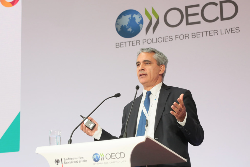 Decarbonizing Maritime Operations: DP World’s Sustainable Strategies for Global Trade Decarbonizing Maritime Operations: DP World’s Sustainable Strategies for Global Trade