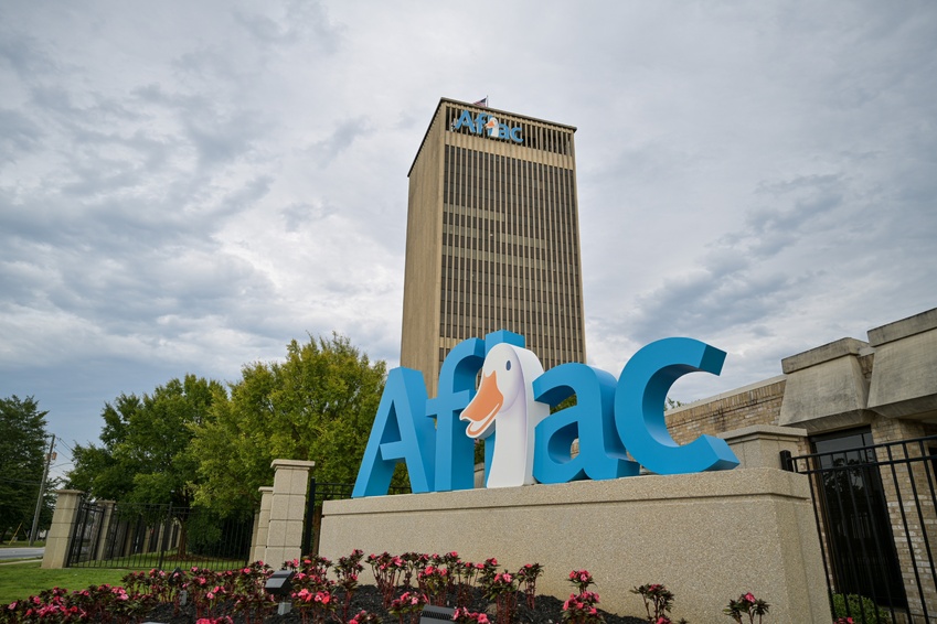Teen Donates Music Therapy Cart to Aflac Cancer Center After Transplant