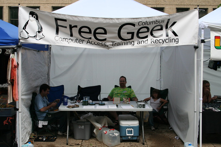 Free Geek Receives $300K KeyBank Grant to Bridge Digital Divide in Oregon