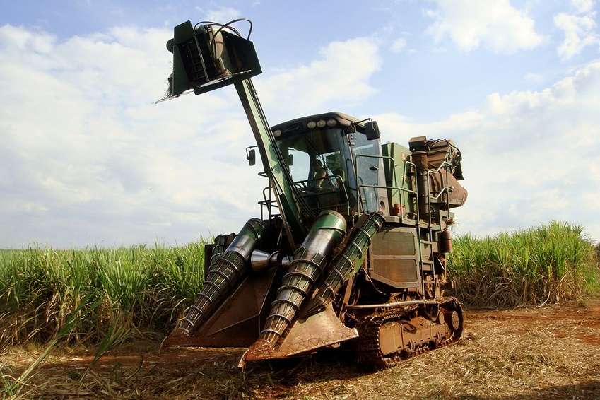 Case IH Unveils World’s First Ethanol-Powered Sugarcane Harvester