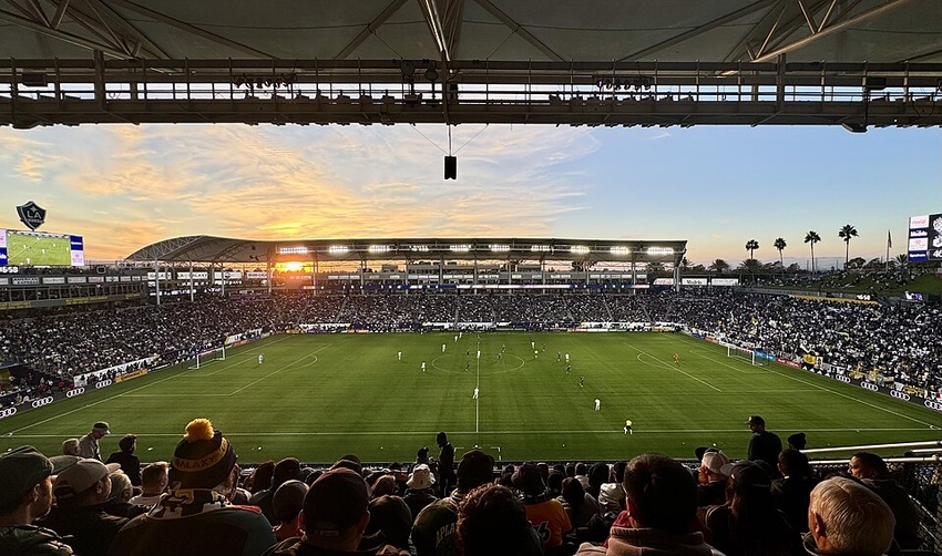 LA Galaxy Hosts Kids’ Cancer Boot-Making Event LA Galaxy Hosts Kids’ Cancer Boot-Making Event