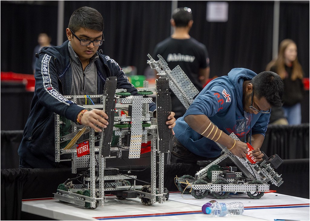 Students learn robotics, help increase inclusion, diversity, inclusion