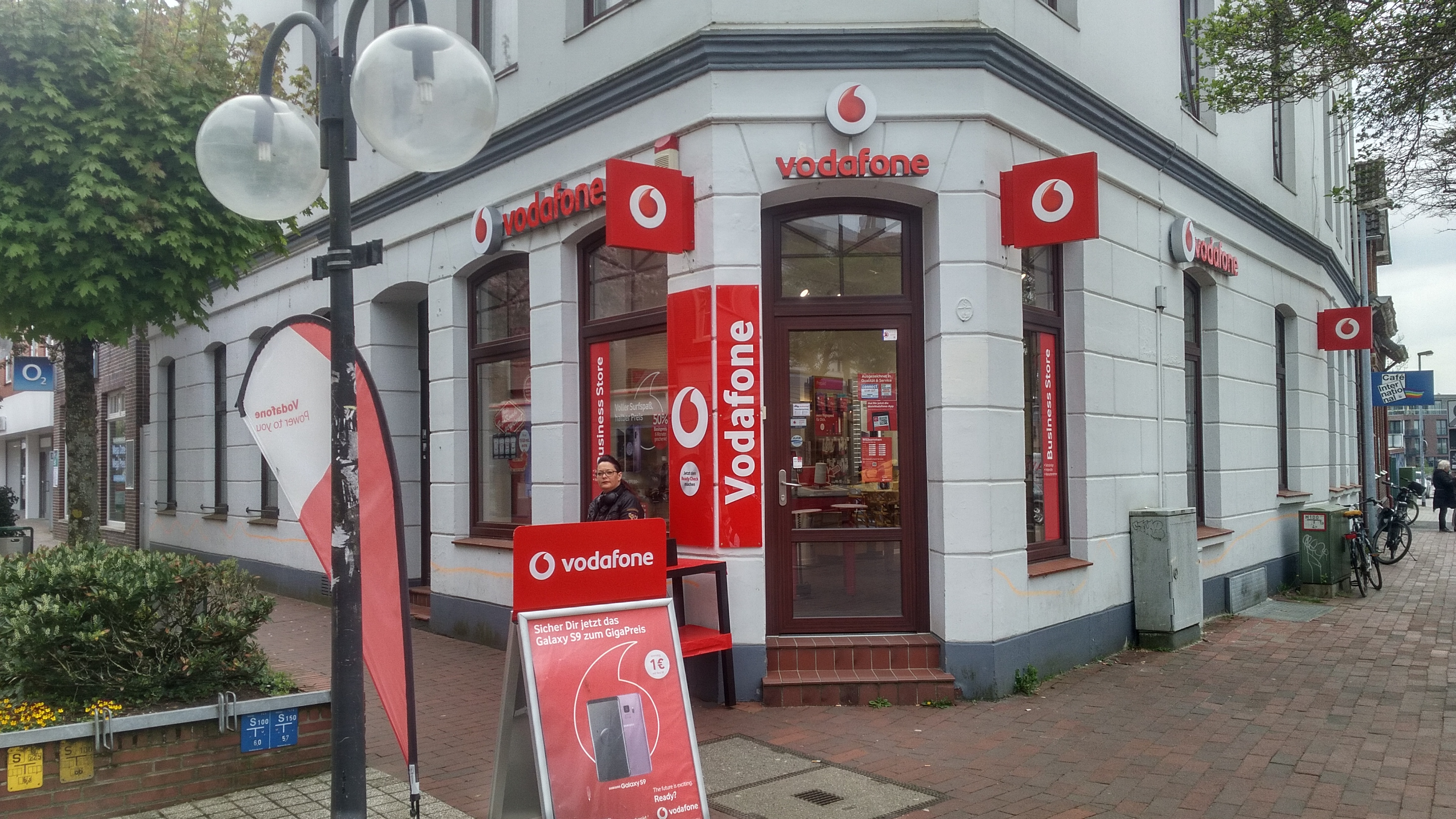 Building energy efficient 5G networks: Vodafone and Deutsche Telekom
