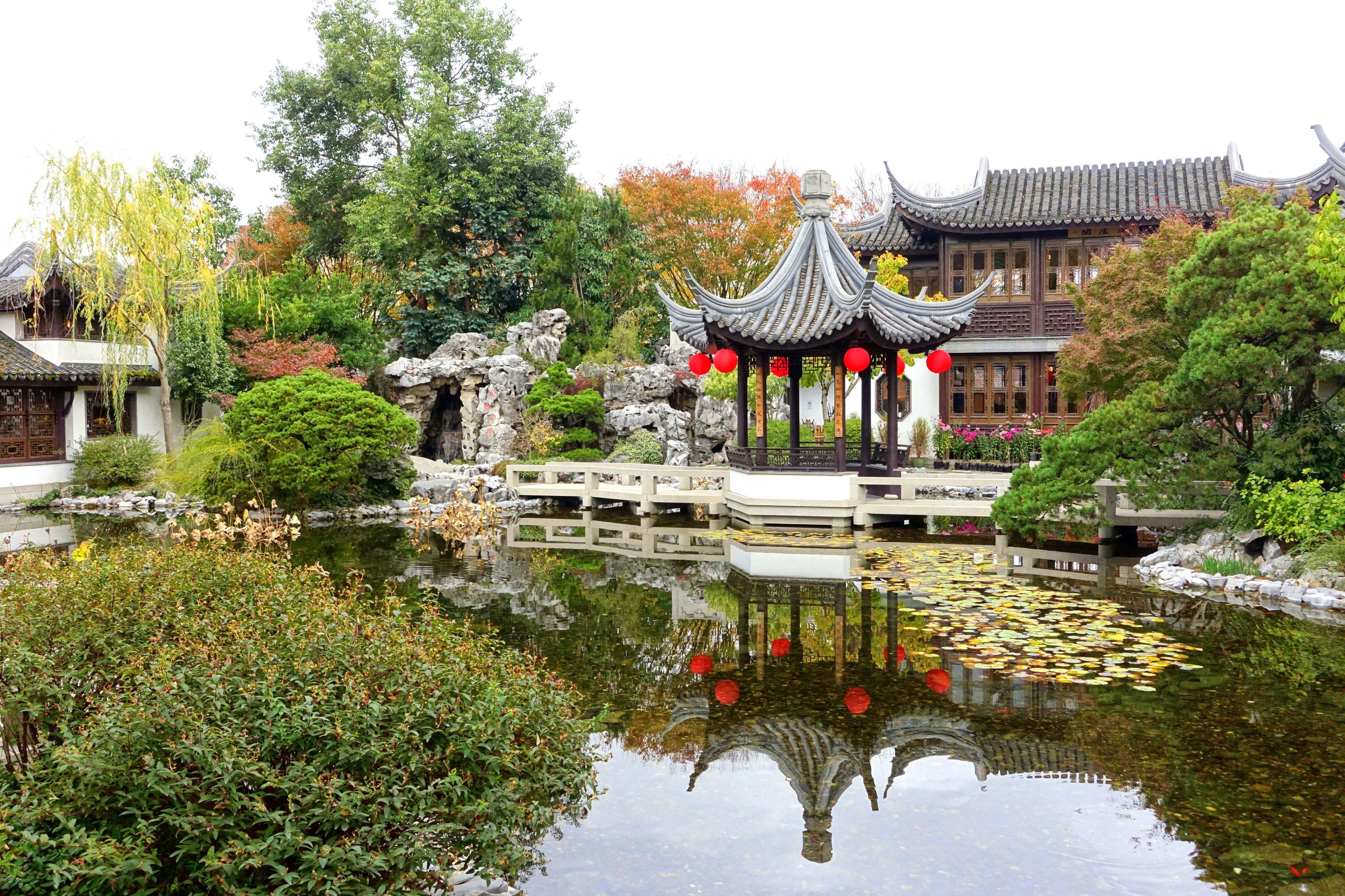 KeyBank's $25,000 Donation Boosts Lan Su Chinese Gardens: Celebrating Authentic Chinese Culture & Community Support KeyBank's $25,000 Donation Boosts Lan Su Chinese Gardens: Celebrating Authentic Chinese Culture & Community Support