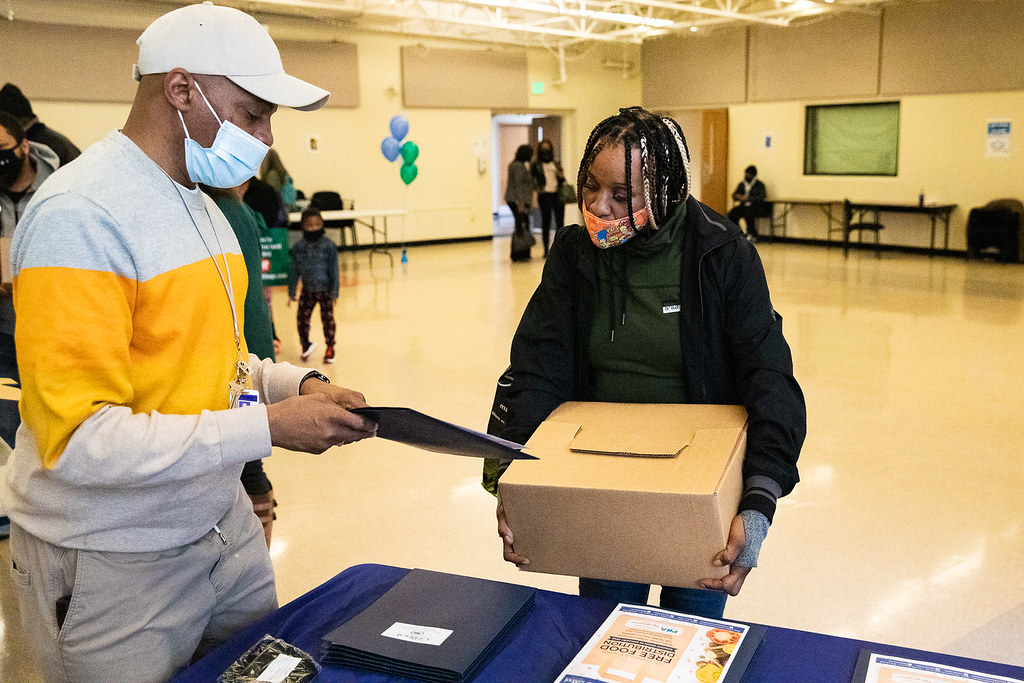 Cincinnati Bengals and Fifth Third Bank Partner with Freestore Foodbank for Holiday Meal Distribution