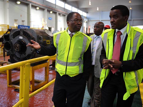 Inspiring Engineering Graduates from Johannesburg on Innovation, Teamwork, and Sustainable Energy