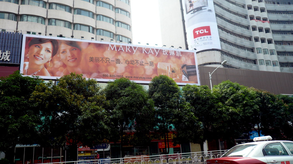 Empowering Rural Girls through Mary Kay China’s Pearl Class Scholarships
