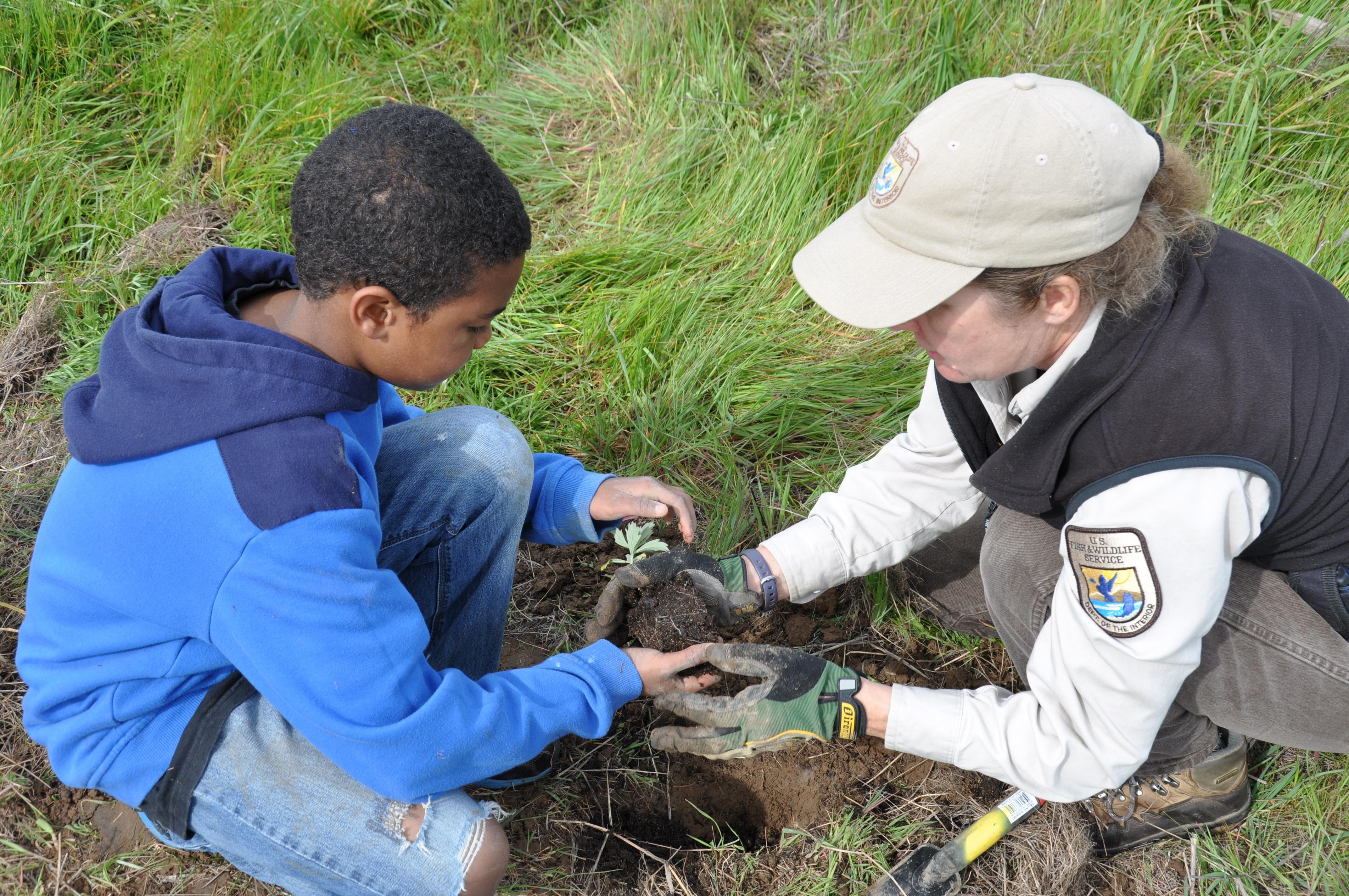 AEG Foundation Awards $400,000 in Grants to 22 Nonprofits